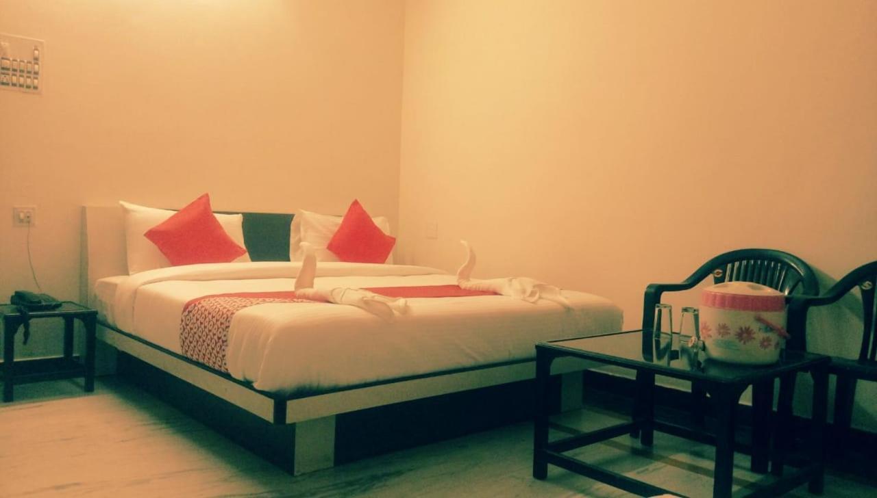 Hotel Rajkamal International อุเดเปอร์ ภายนอก รูปภาพ