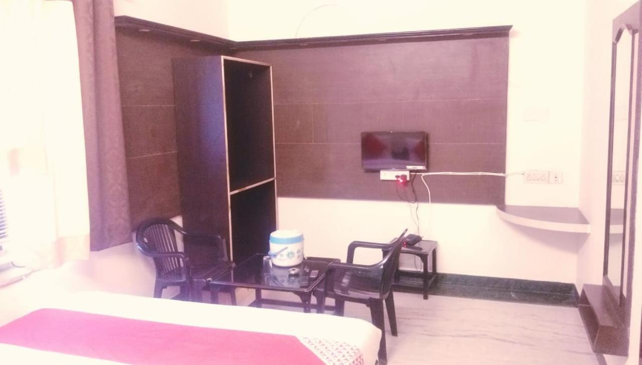 Hotel Rajkamal International อุเดเปอร์ ภายนอก รูปภาพ