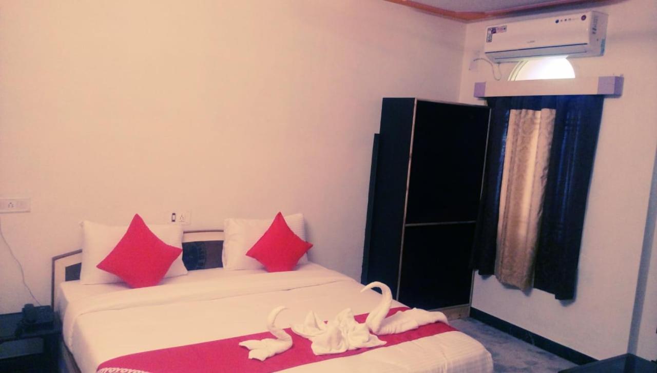 Hotel Rajkamal International อุเดเปอร์ ภายนอก รูปภาพ